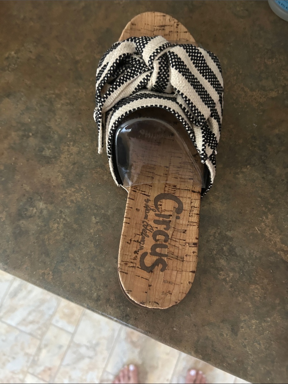 Circus by Sam Edelman Black and White Knotted Slide Sandal